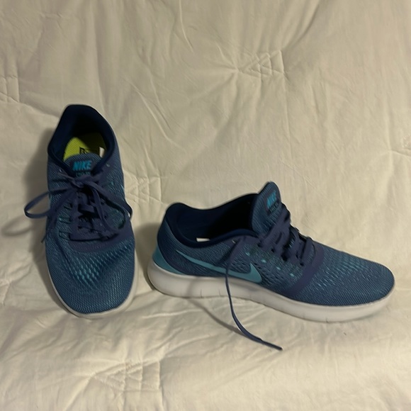 NIKE RUNNING shoes Size 8 - Picture 1 of 8